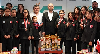 KTB ERVA Spor Okulu Sporcularından Başkan Bağlamış'a ziyaret