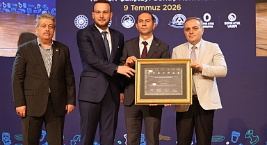 Melikgazi Belediyesi'nin sıfır atık başarısına teşekkür plaketi