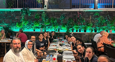 Milletvekili Ayşe Böhürler, Erciyes Voleybol Kulübü'nün genç kız voleybol takımını ağırladı