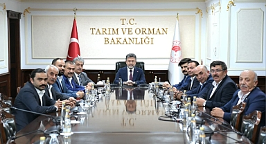 Milletvekili Özsoy ve Kayseri'de ki ziraat odaları başkanlarından Bakan Yumaklı'ya ziyaret!