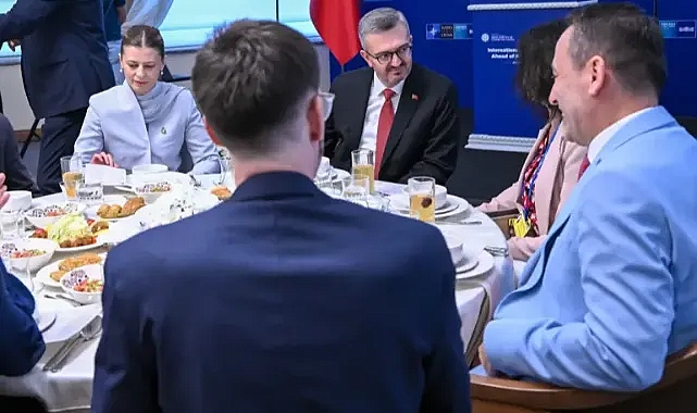 NATO zirvesi öncesi, İletişim Başkanı Duran Uluslararası basın mensupları ile buluştu
