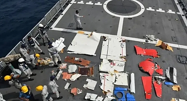 Radardan Kaybolan Uçağın Enkazı Arap Denizi'nde Bulundu