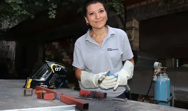 Topuklu Ayakkabılarıyla Çalıştığı Tersaneden Ayrıldı, Kaynak Ustası Olarak Geri Döndü