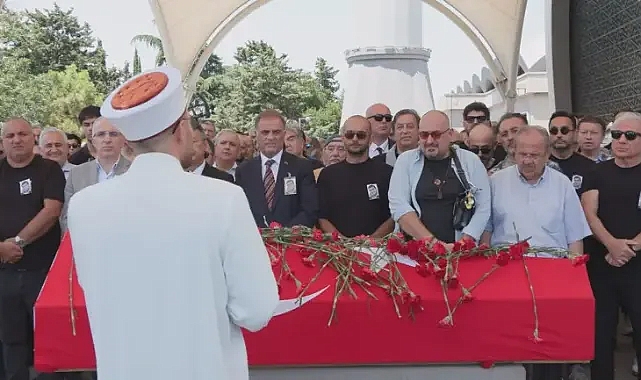 Usta Oyuncu Zihni Göktay, Karacaahmet Mezarlığına Defnedildi