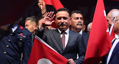 Vali Gökmen Çiçek: Siz bu meydandan Türkiye'ye nefes verdiniz